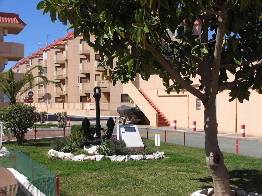 Apartamentos Tesy La Manga Ruang foto