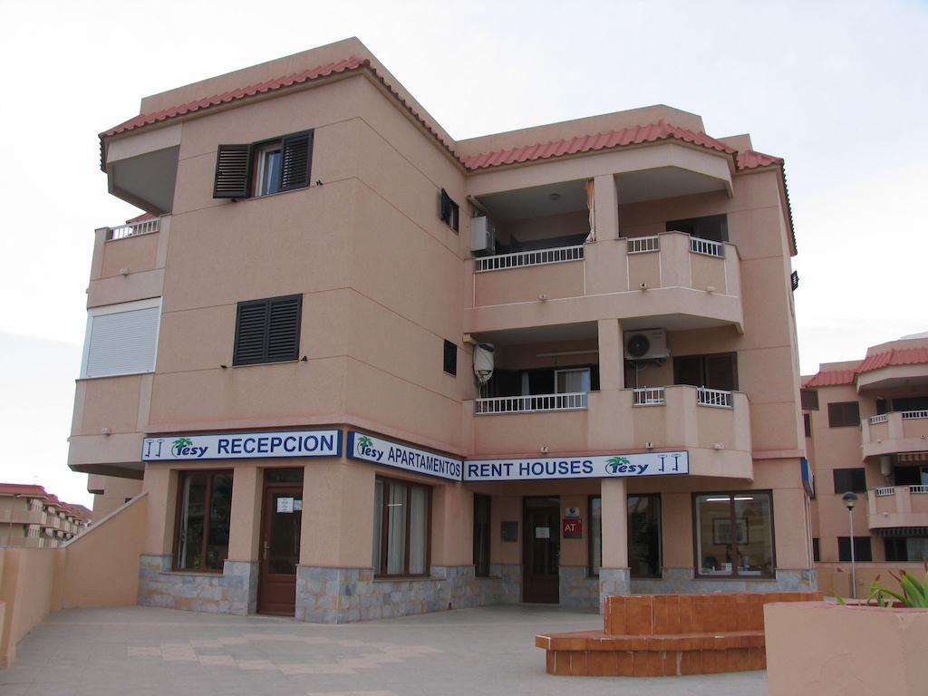 Apartamentos Tesy La Manga Ruang foto