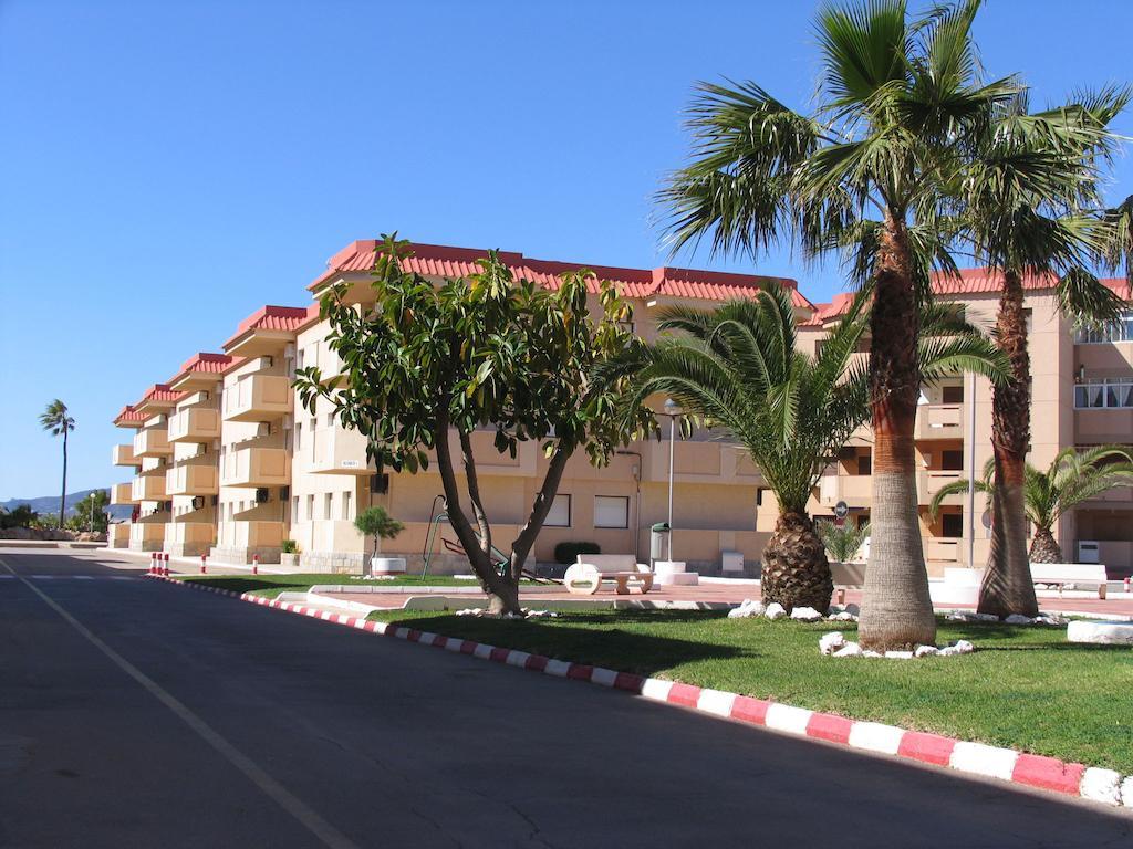 Apartamentos Tesy La Manga Ruang foto